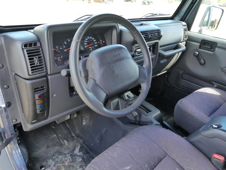 2002-jeep-wrangler-image-12