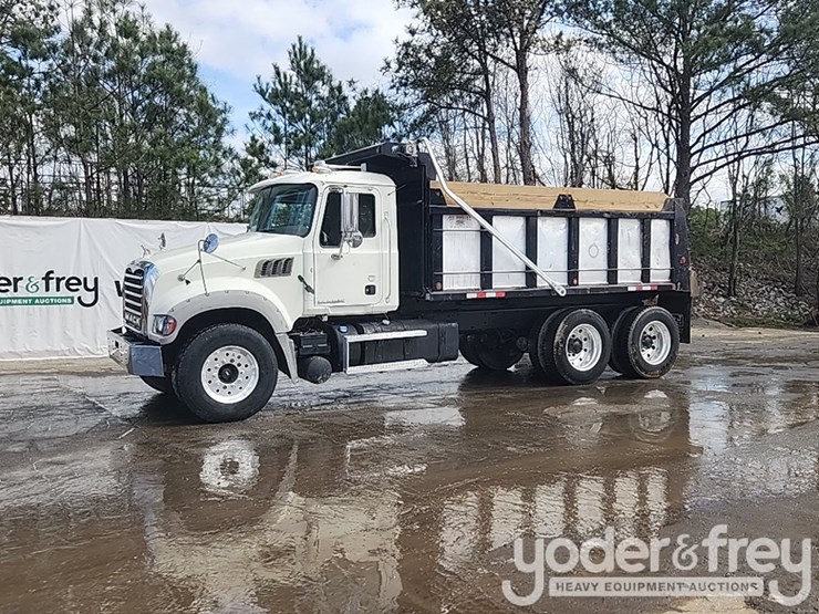 2011-mack-gu713-image-1