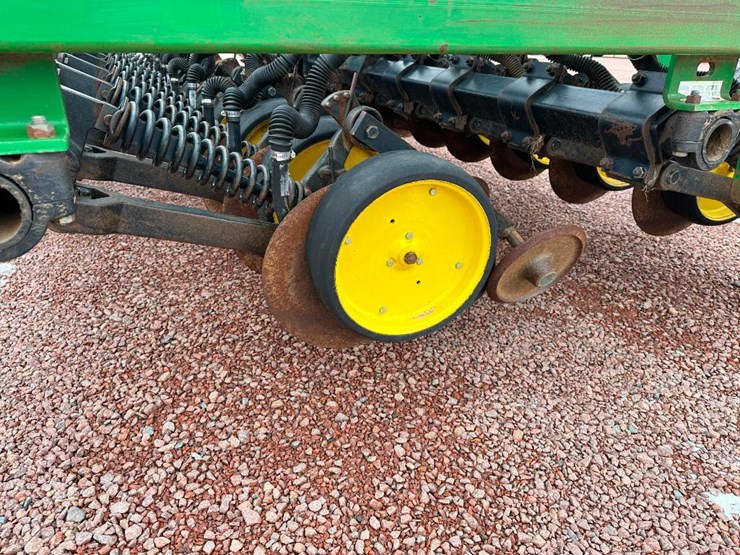 john-deere-750-image-9