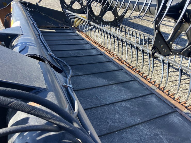 new-holland-84c-image-9