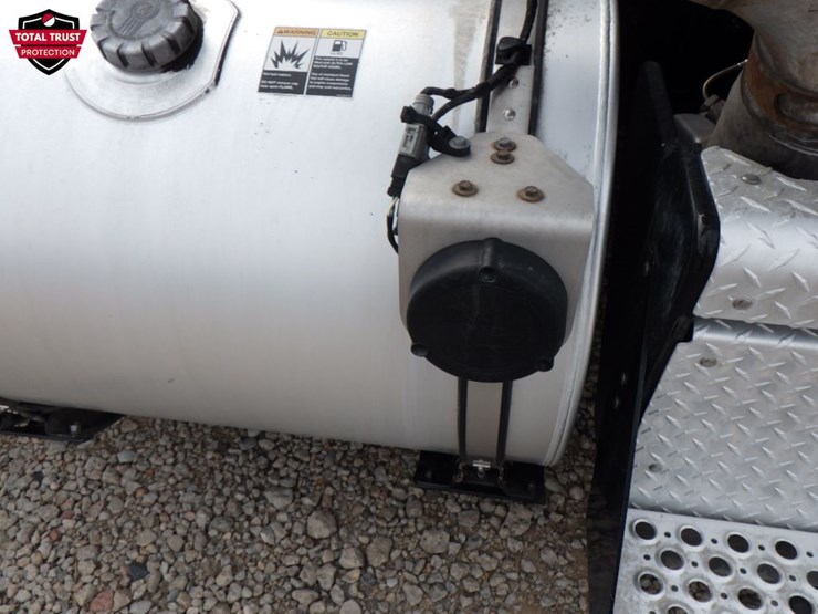 2022-kenworth-t680-image-6