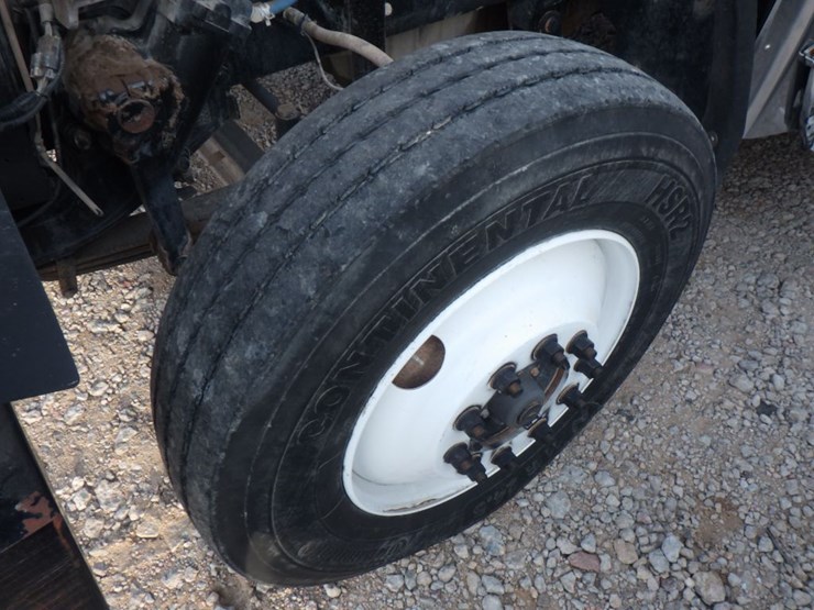 2014-freightliner-coronado-image-22