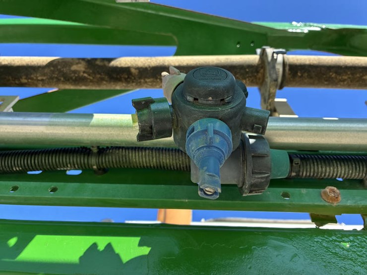 2018-john-deere-r4030-image-27