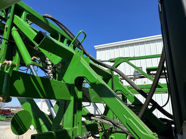 2018-john-deere-r4030-image-29