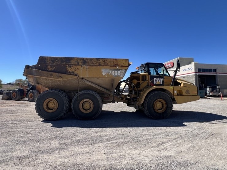 2012-caterpillar-740b-image-6