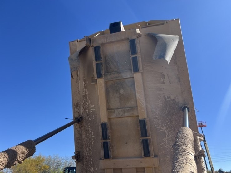 2010-caterpillar-740b-image-41