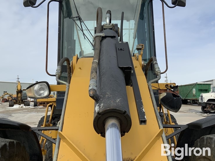 2006-caterpillar-930g-image-13