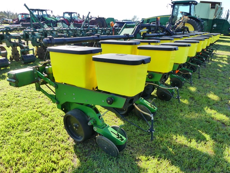 john-deere-1720-image-3