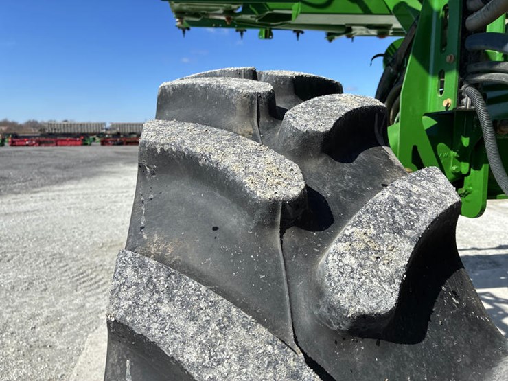 2018-john-deere-r4030-image-56