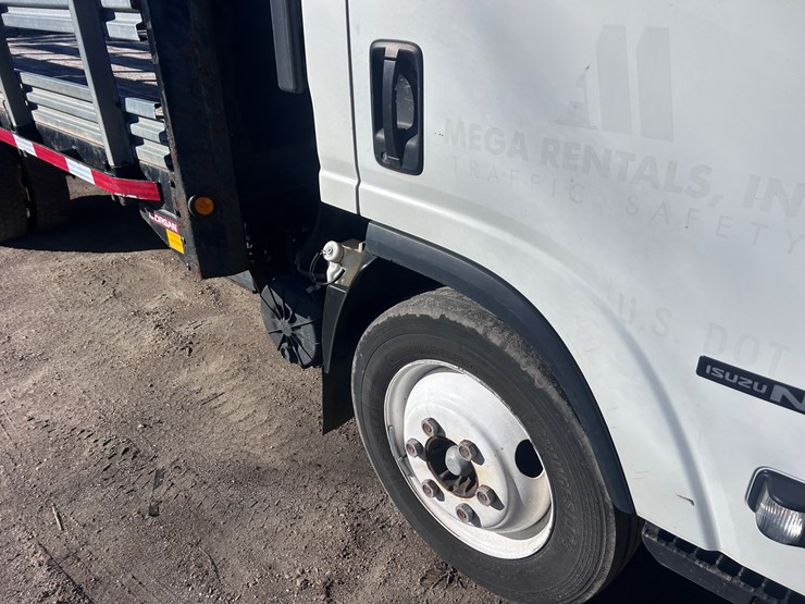 2013-isuzu-npr-image-20