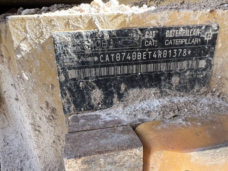 2012-caterpillar-740b-image-41