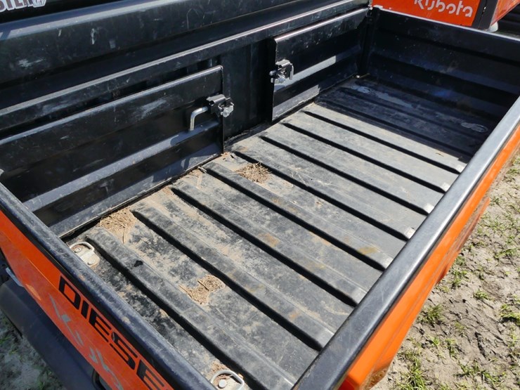 2024-kubota-rtvx1140-image-8