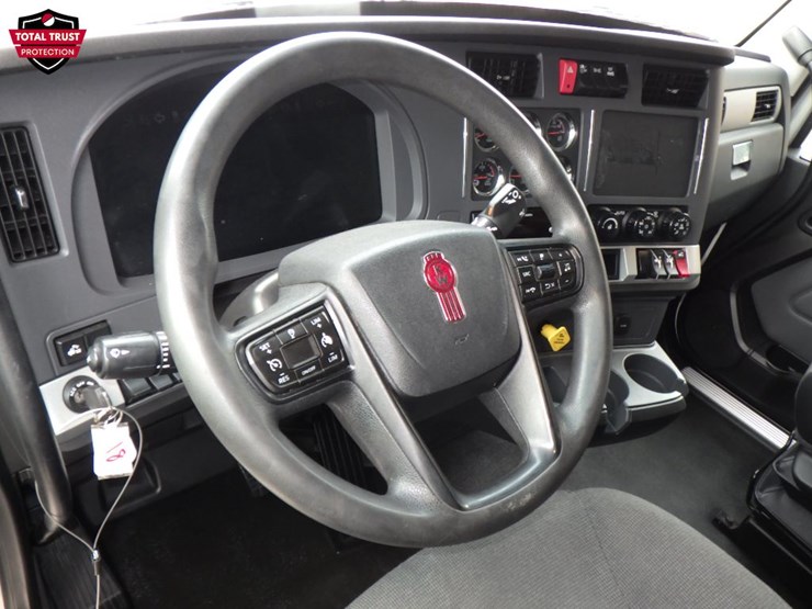 2022-kenworth-t680-image-15