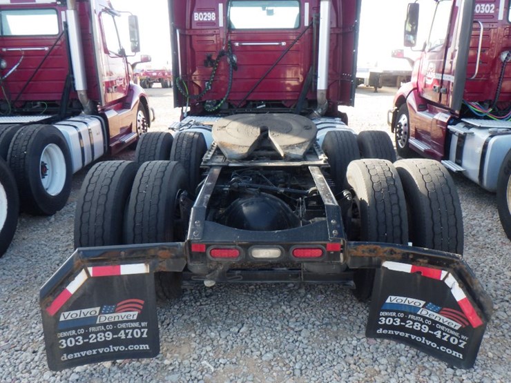 2021-volvo-vnl-300-image-7