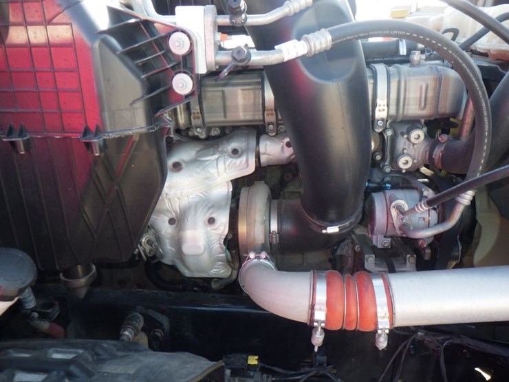 2021-freightliner-cascadia-126-image-26