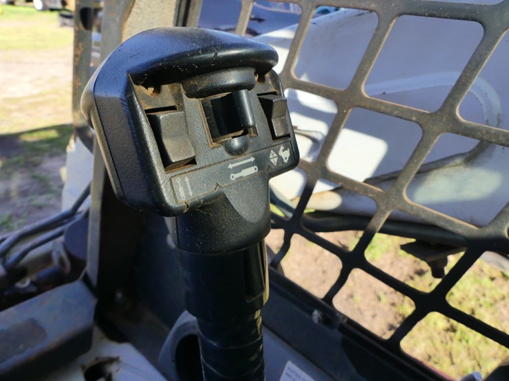 2013-bobcat-t190-image-13