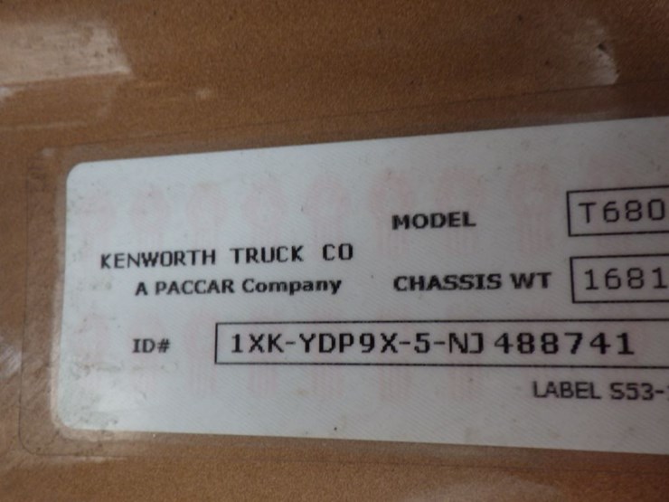 2022-kenworth-t680-image-28