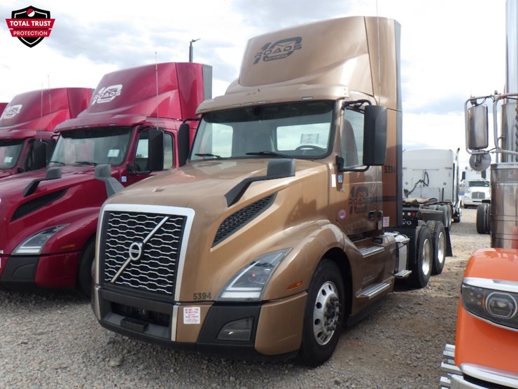 2024-volvo-vnl-300-image-1