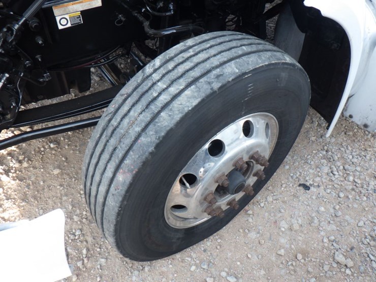 2018-peterbilt-579-image-19