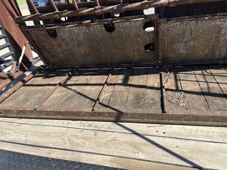 l1---squeeze-chute-image-5