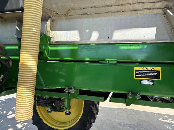 2018-john-deere-r4030-image-26