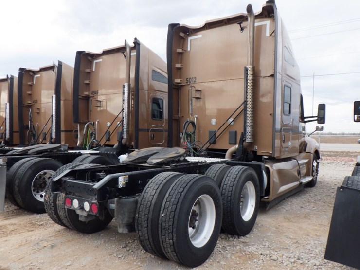 2022-kenworth-t680-image-10