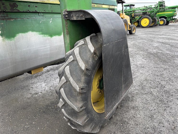 1989-john-deere-6000-image-17