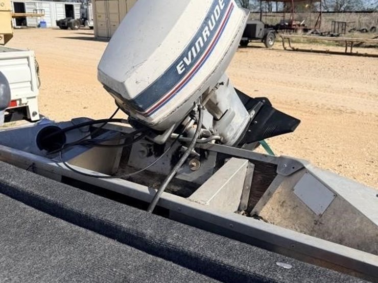 l3---1983-basstracker-boat-image-15