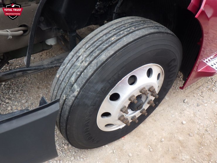 2023-volvo-vnl-300-image-20