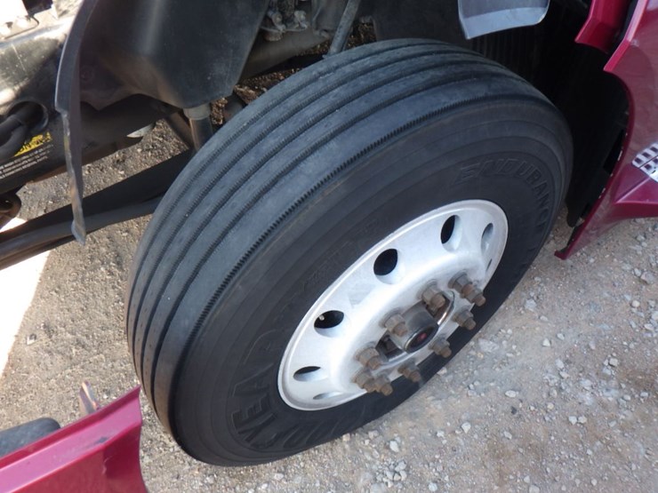 2020-volvo-vnl-760-image-25