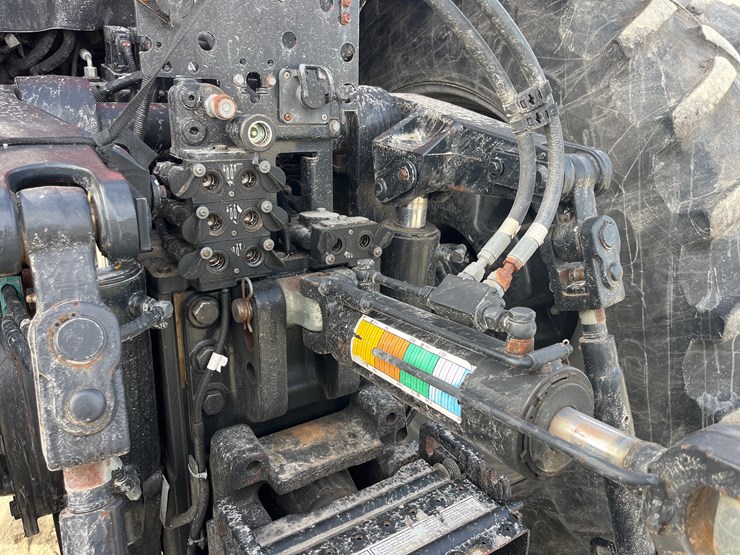 case-ih-magnum-370-cvt-image-21