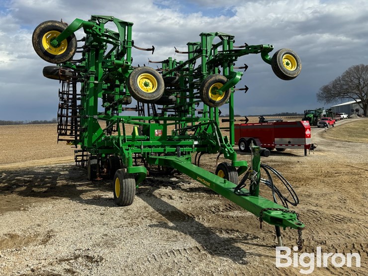 2012-john-deere-2210-image-3