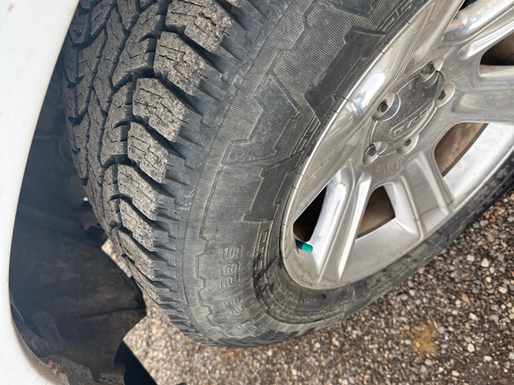 2015-dodge-1500-image-15