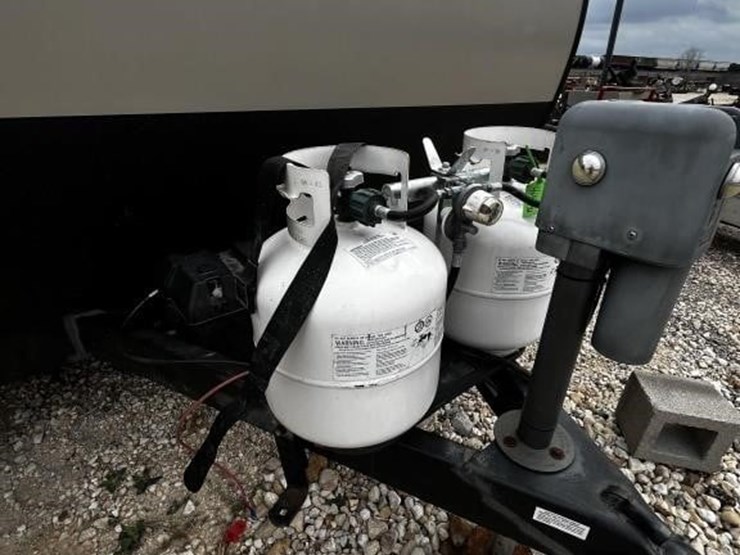 l2--2016-forest-river-travel-trailer-image-28