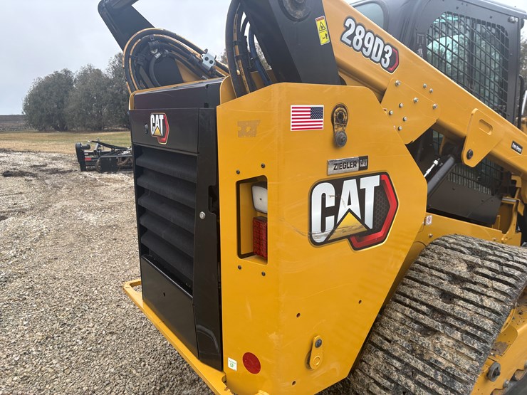 2023-caterpillar-289d3-image-15