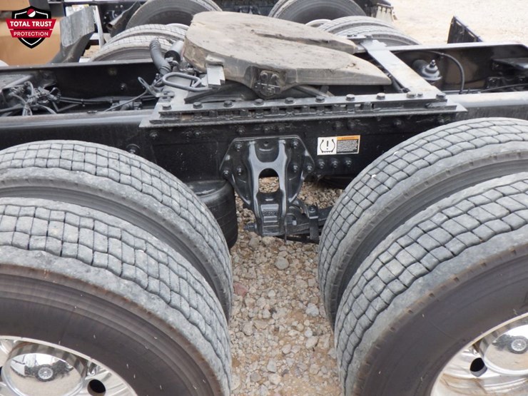 2022-kenworth-t680-image-14