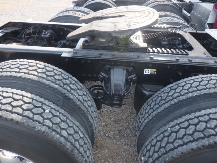 2016-kenworth-t880-image-4