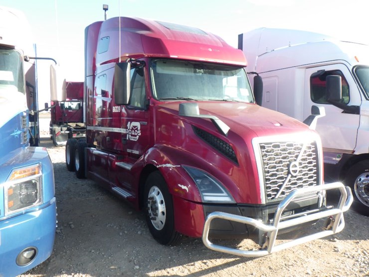 2020-volvo-vnl-760-image-3