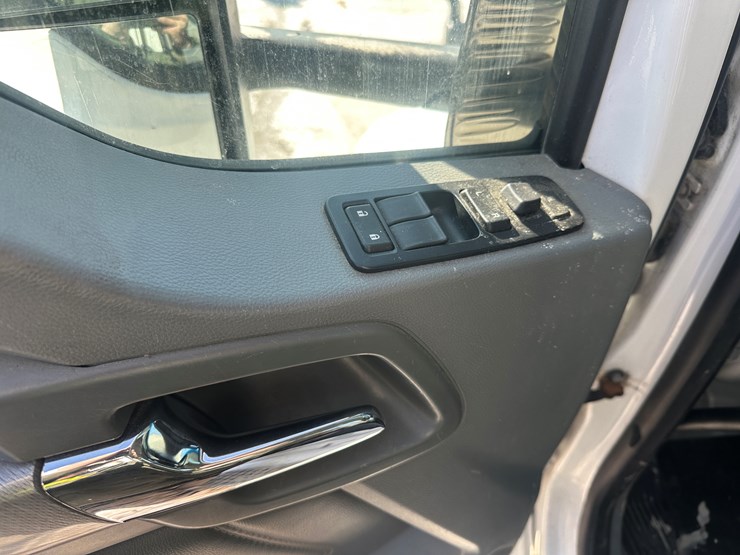 2017-kenworth-t680-image-30