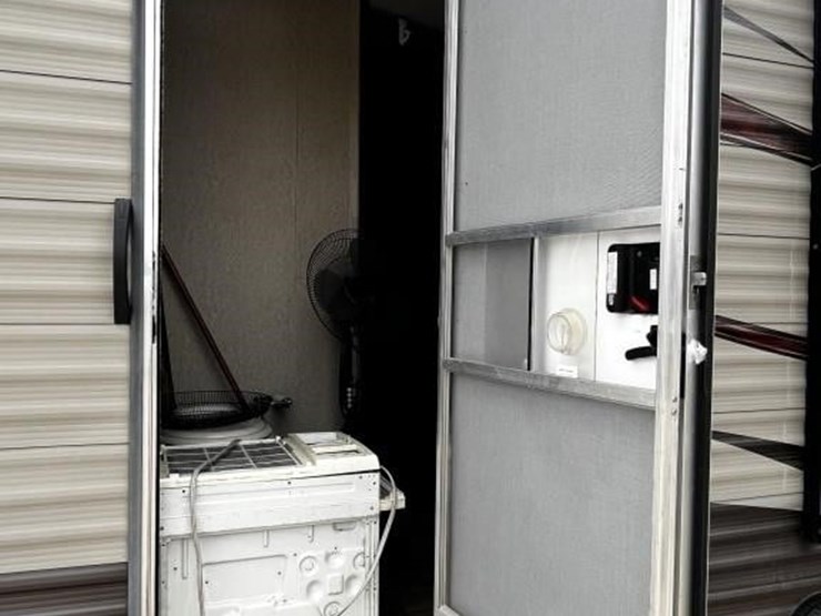 l2--2016-forest-river-travel-trailer-image-8