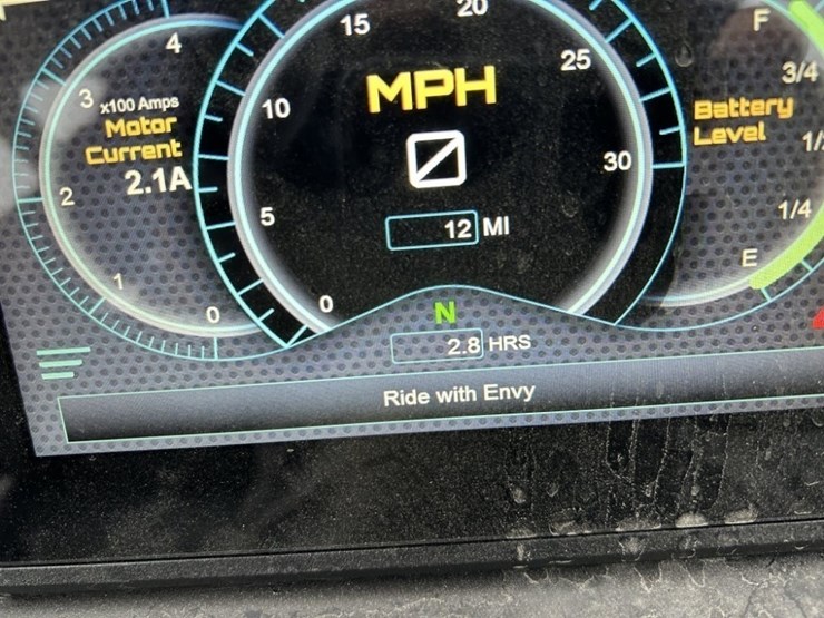 2024-envy-nv4-electric-utility-cart-image-19