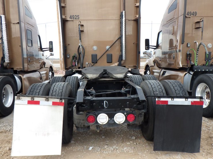 2022-kenworth-t680-image-17