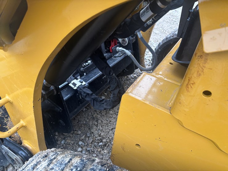 2023-caterpillar-289d3-image-60