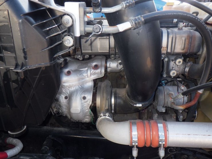 2020-freightliner-cascadia-126-image-23