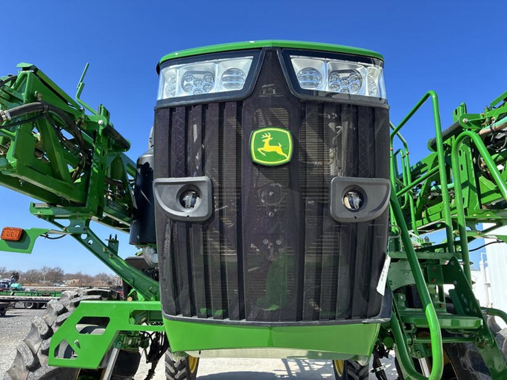 2018-john-deere-r4030-image-13