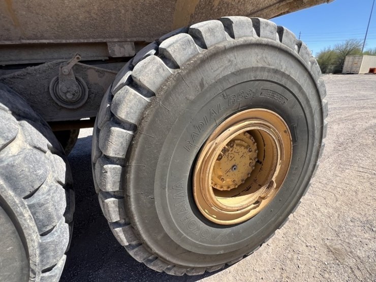 2012-caterpillar-740b-image-14