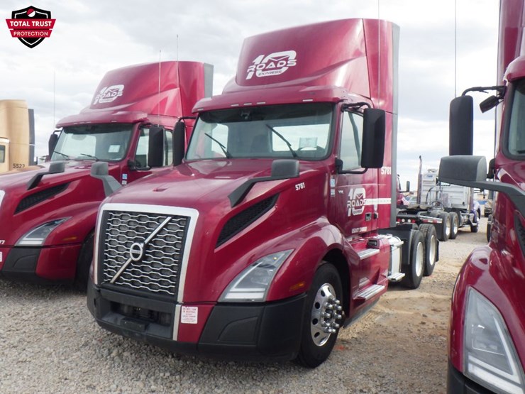 2024-volvo-vnl-300-image-1