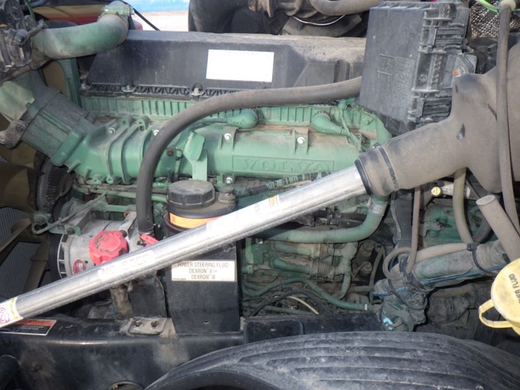 2019-volvo-vnl-760-image-25