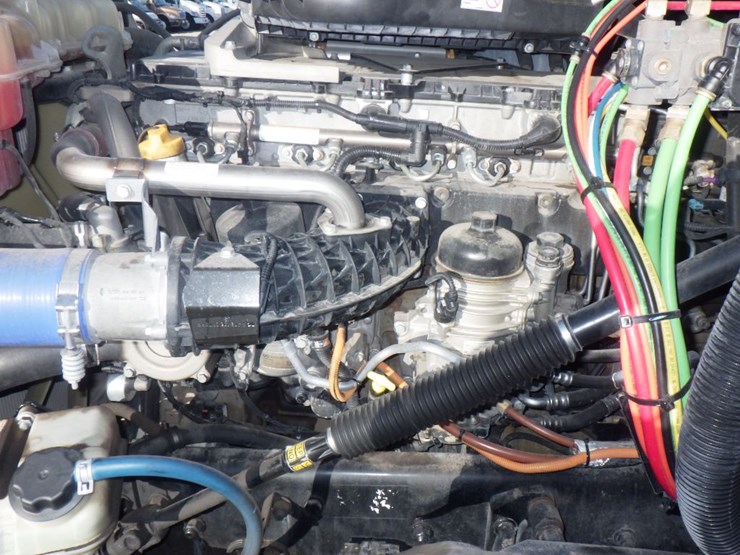 2020-freightliner-cascadia-126-image-20