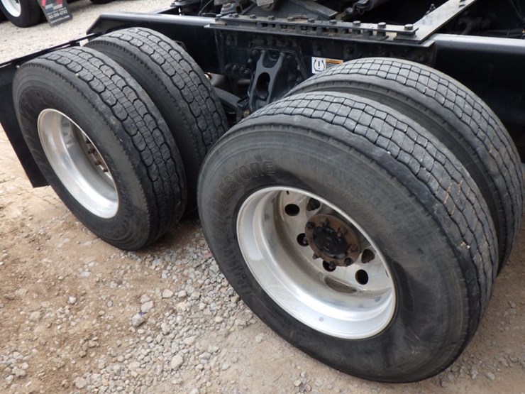 2022-kenworth-t680-image-14